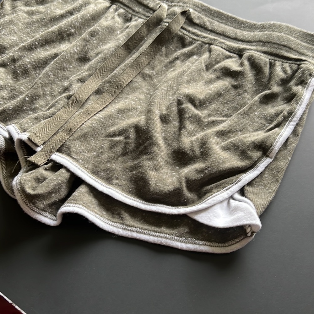 lounge shorts - Picture 2 of 4